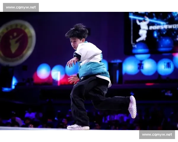 亚青赛霹雳舞中日巅峰对决 中国包揽双冠 亚青赛霹雳舞中日巅峰对决 中国包揽双冠