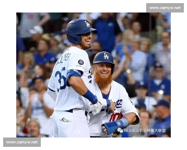 贝林杰轰三分炮 + 暖心互动!扬基 10-1 屠杀光芒,“贝爷” 点燃全场激情 贝林杰轰三分炮 + 暖心互动!扬基 10-1 屠杀光芒,“贝爷” 点燃全场激情